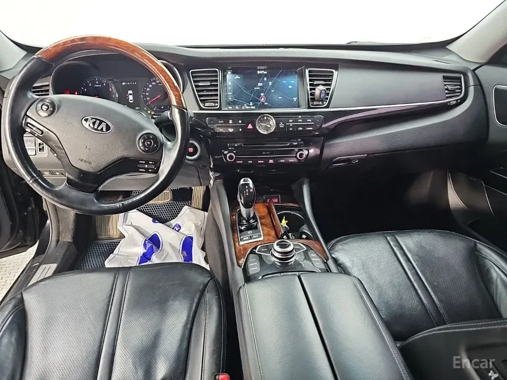 Kia K9 3.3 GDI| EXECUTIVE| 360 КАМЕРИ| ОБДУХВАНЕ| , снимка 5 - Автомобили и джипове - 56567587