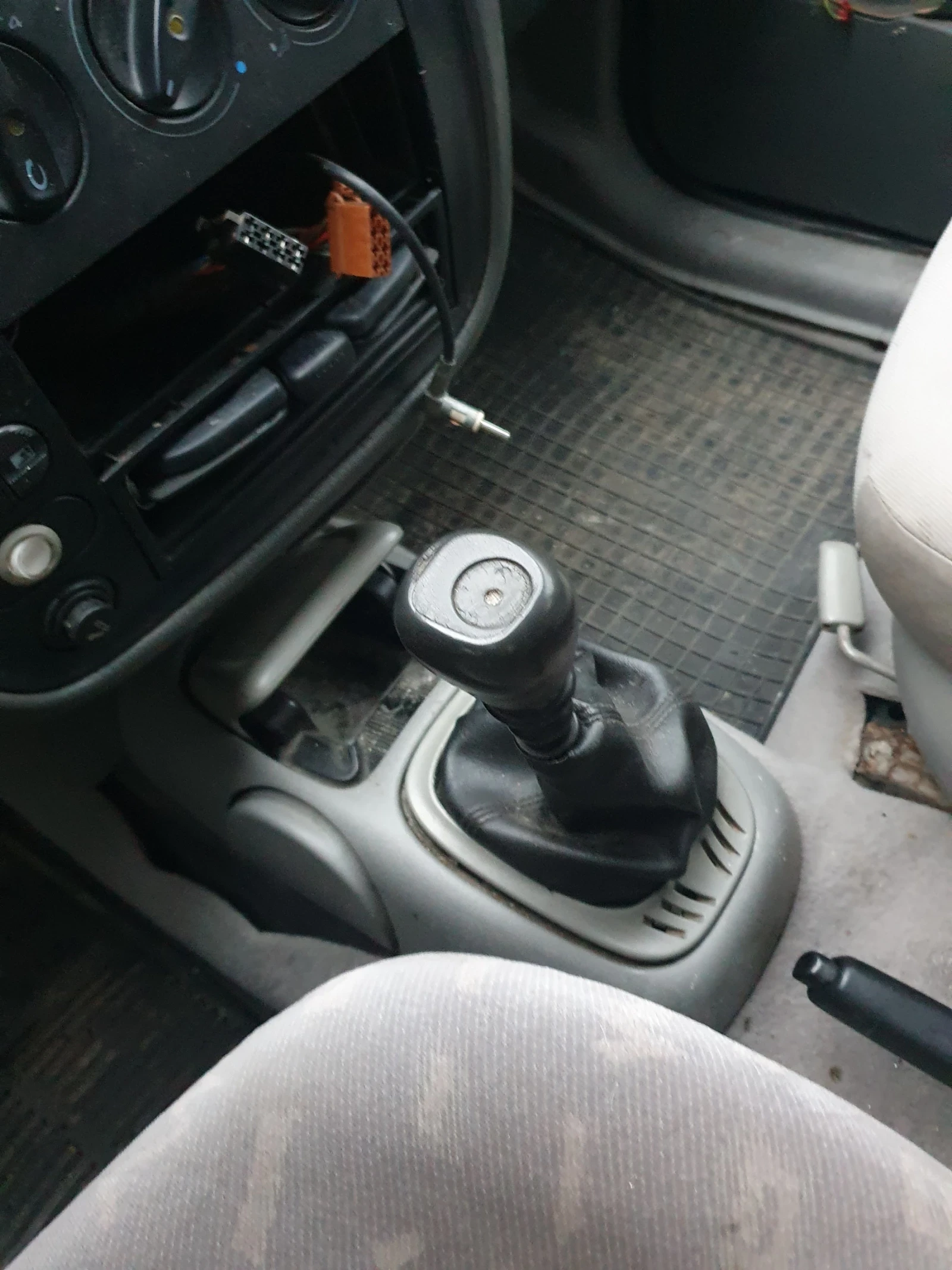 VW Sharan, снимка 9 - Автомобили и джипове - 56660636