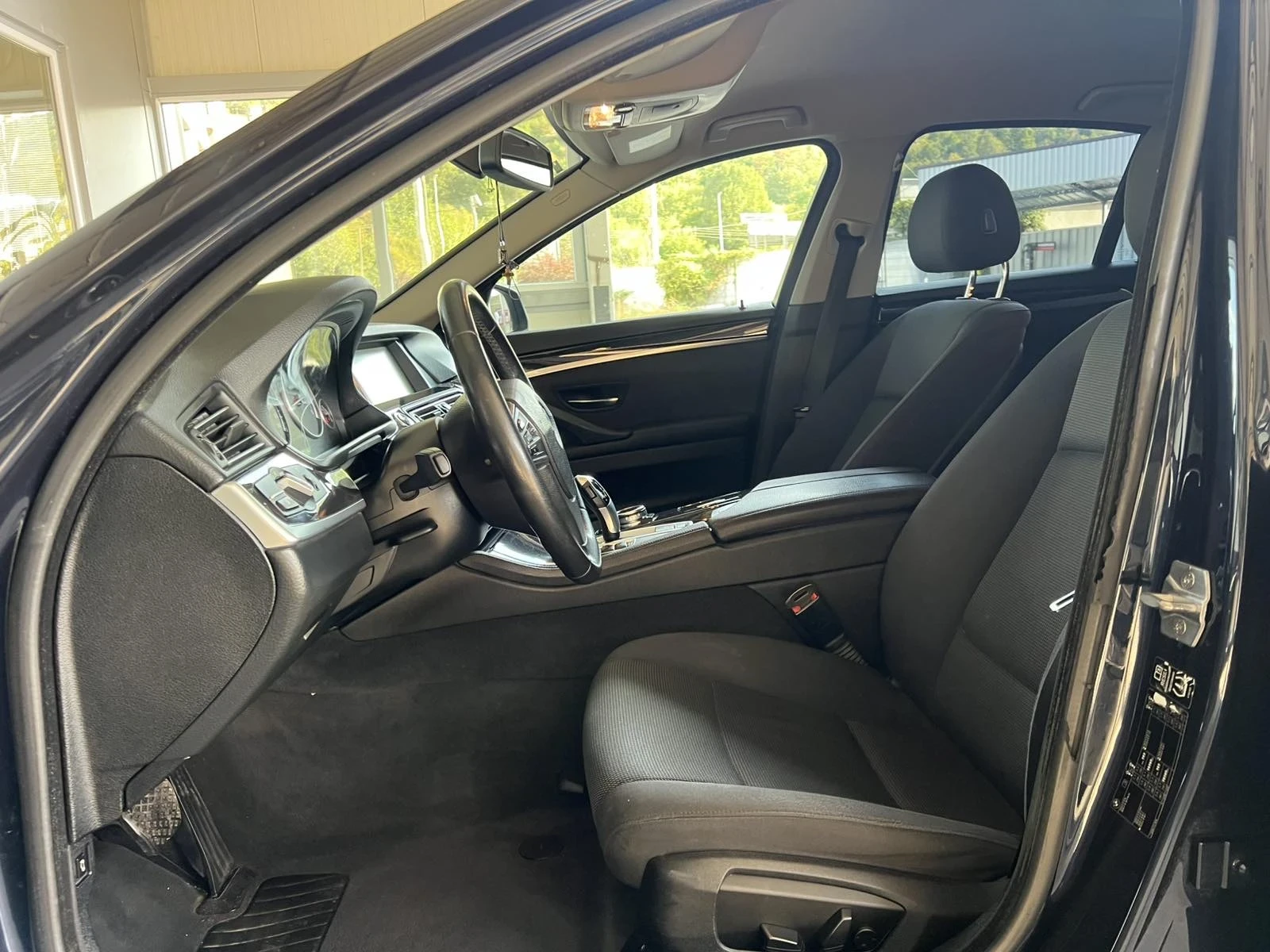 BMW 530 258hp LCI - 2014, снимка 13 - Автомобили и джипове - 56750893