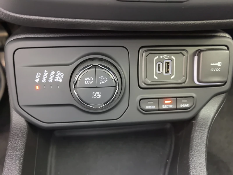 Jeep Renegade ALTITUDE 1.3 PHEV Petrol 190 hp AT6 4xe, снимка 12 - Автомобили и джипове - 52413269