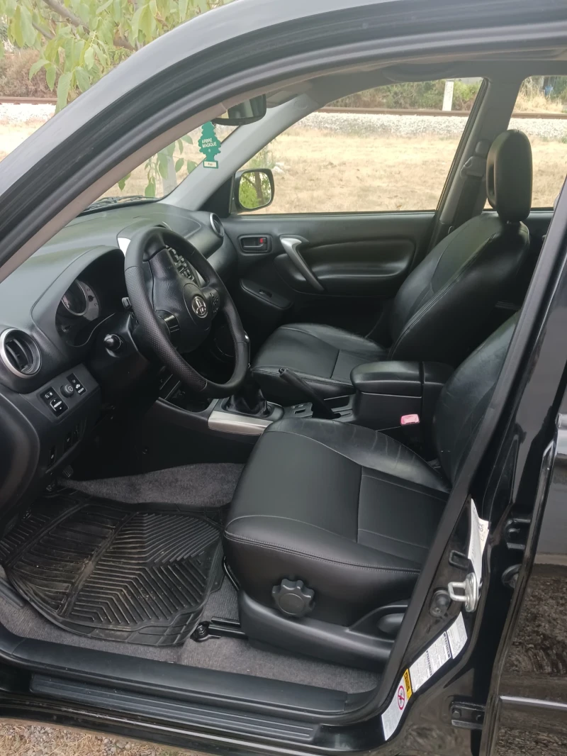 Toyota Rav4, снимка 8 - Автомобили и джипове - 51775009