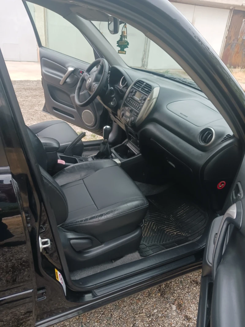 Toyota Rav4, снимка 4 - Автомобили и джипове - 51775009