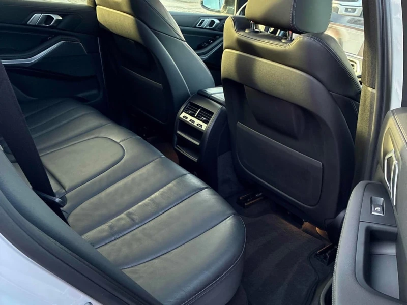BMW X5 * xDrive40i * CARFAX * БЕЗ ПЪРВОНАЧАЛНА ВНОСКА, снимка 14 - Автомобили и джипове - 53077293