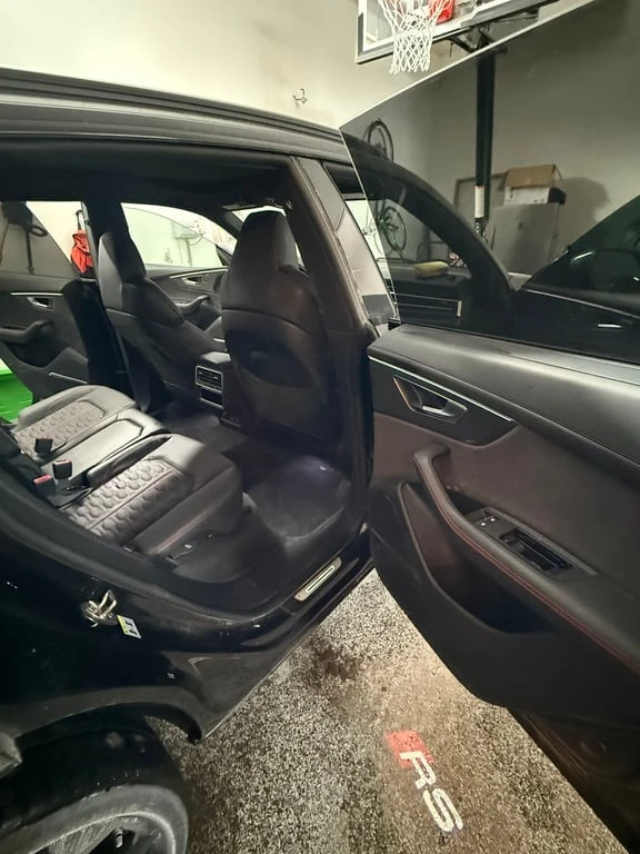 Audi RSQ8 * 4.0 TFSI quattro * CARFAX * БЕЗ ПЪРВОНАЧАЛНА ВНО, снимка 14 - Автомобили и джипове - 53305929