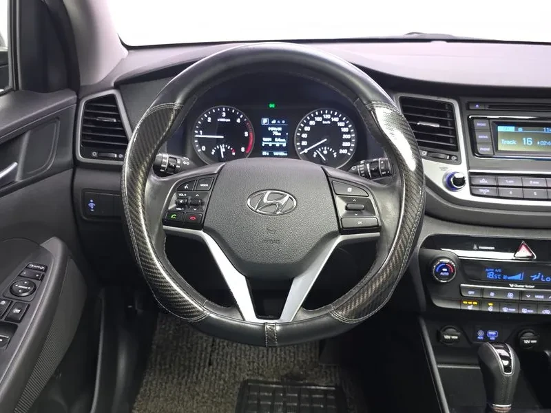 Hyundai Tucson 2.0 - САМО 30% АВАНС, снимка 13 - Автомобили и джипове - 56065828