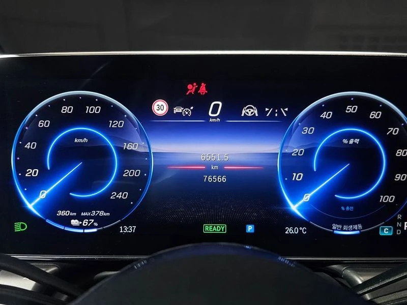 Mercedes-Benz EQE EQE350+ , снимка 8 - Автомобили и джипове - 56118911