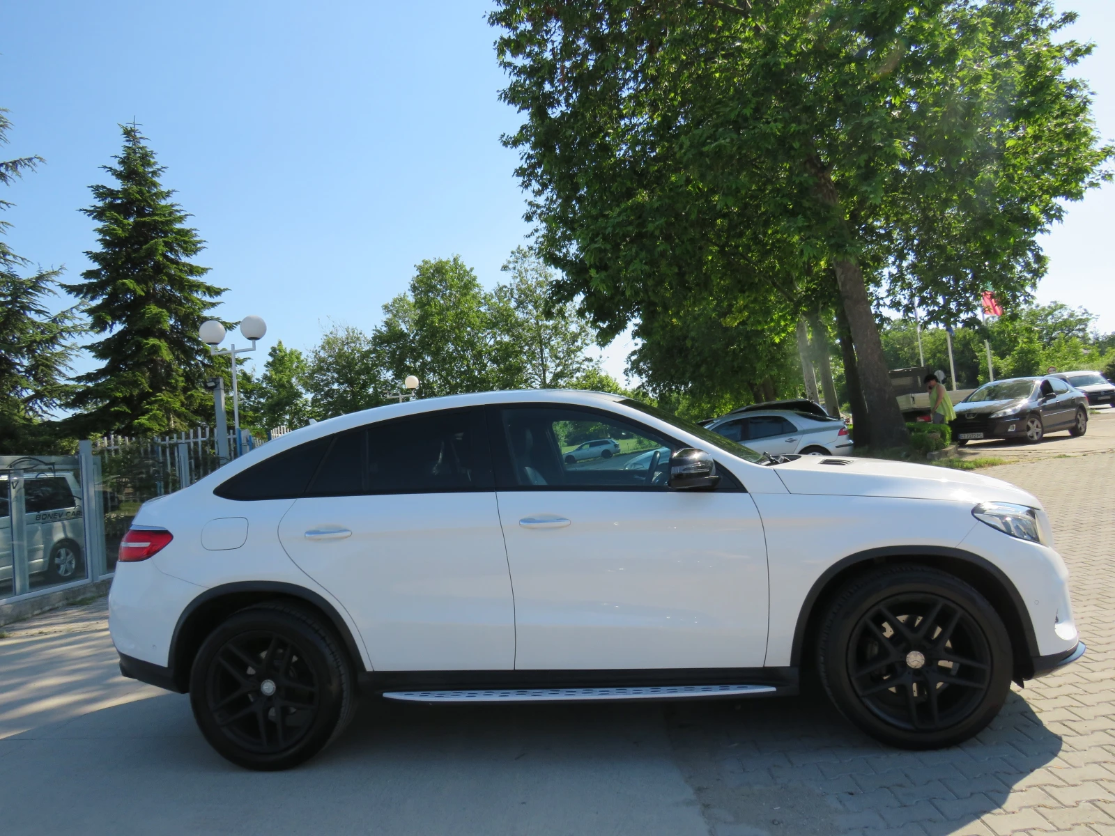 Mercedes-Benz GLE 350 * * * AMG LINE 9G KEYLESS* * *  - изображение 4