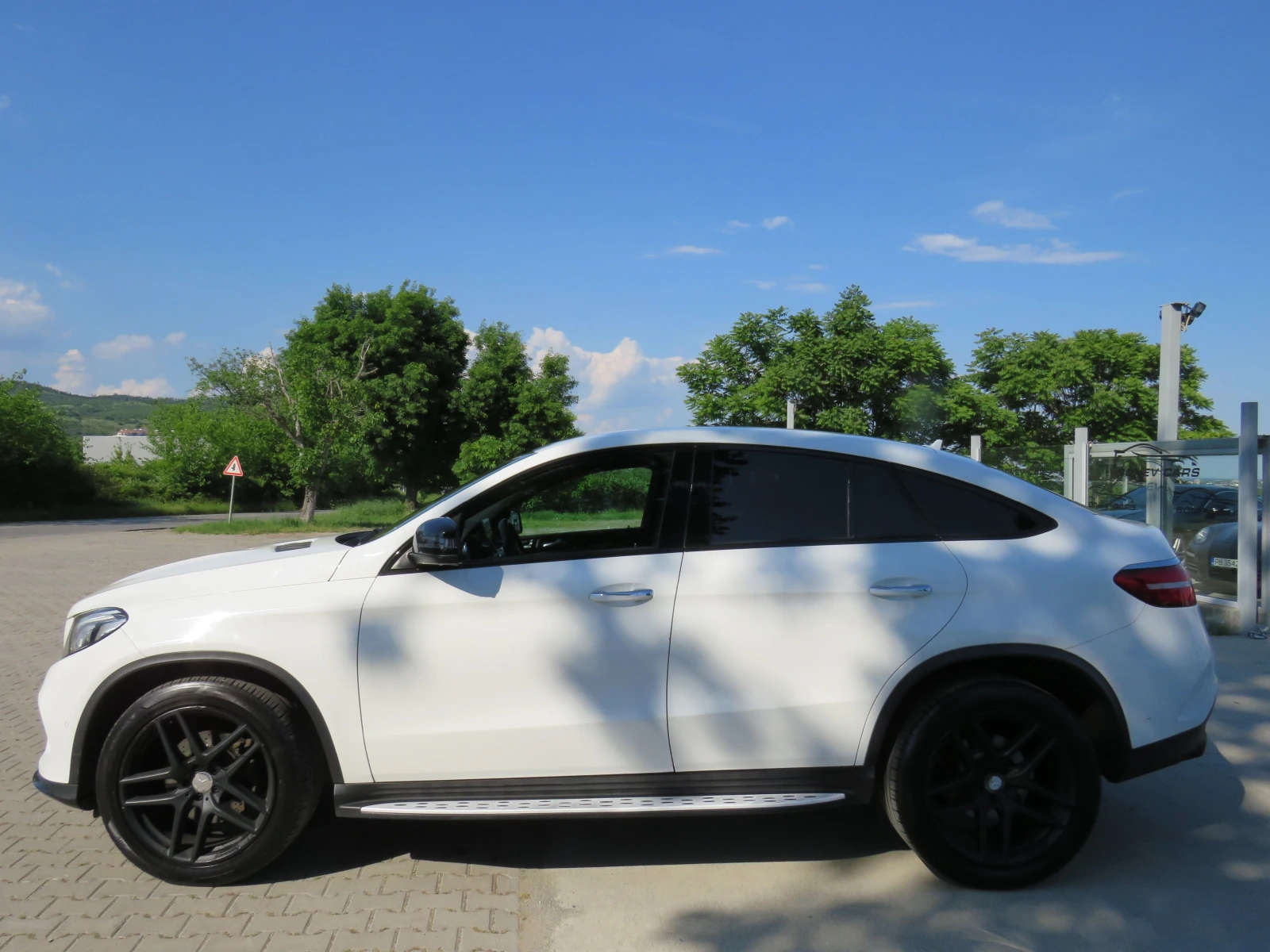 Mercedes-Benz GLE 350 * * * AMG LINE 9G KEYLESS* * *  - изображение 8