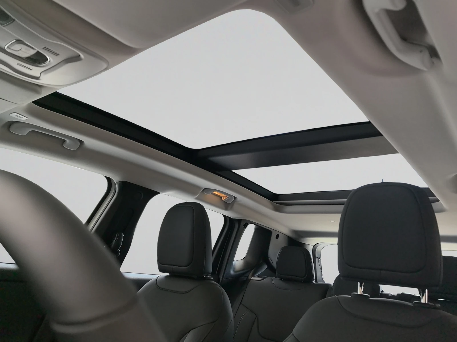 Jeep Renegade ALTITUDE 1.3 PHEV Petrol 190 hp AT6 4xe | Mobile.bg   15