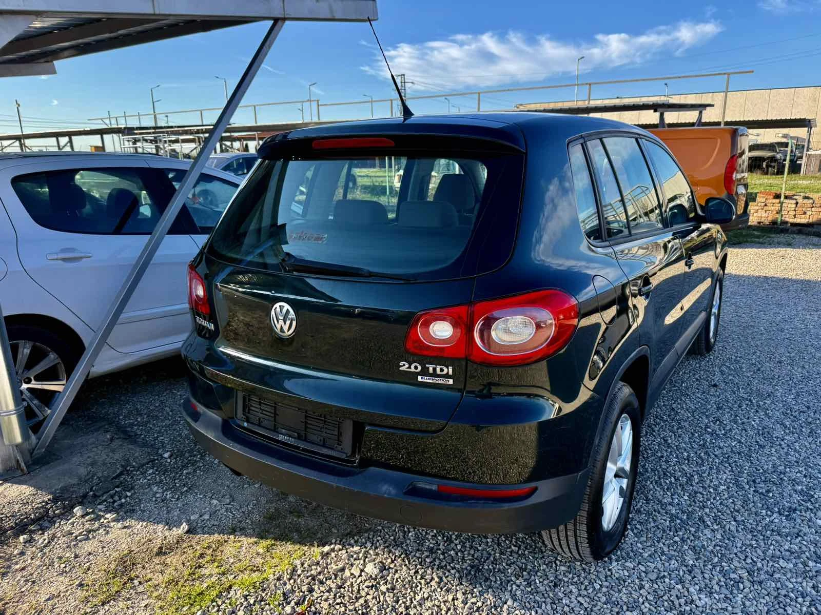 VW Tiguan 2.0TDI Italia, снимка 7 - Автомобили и джипове - 54131988