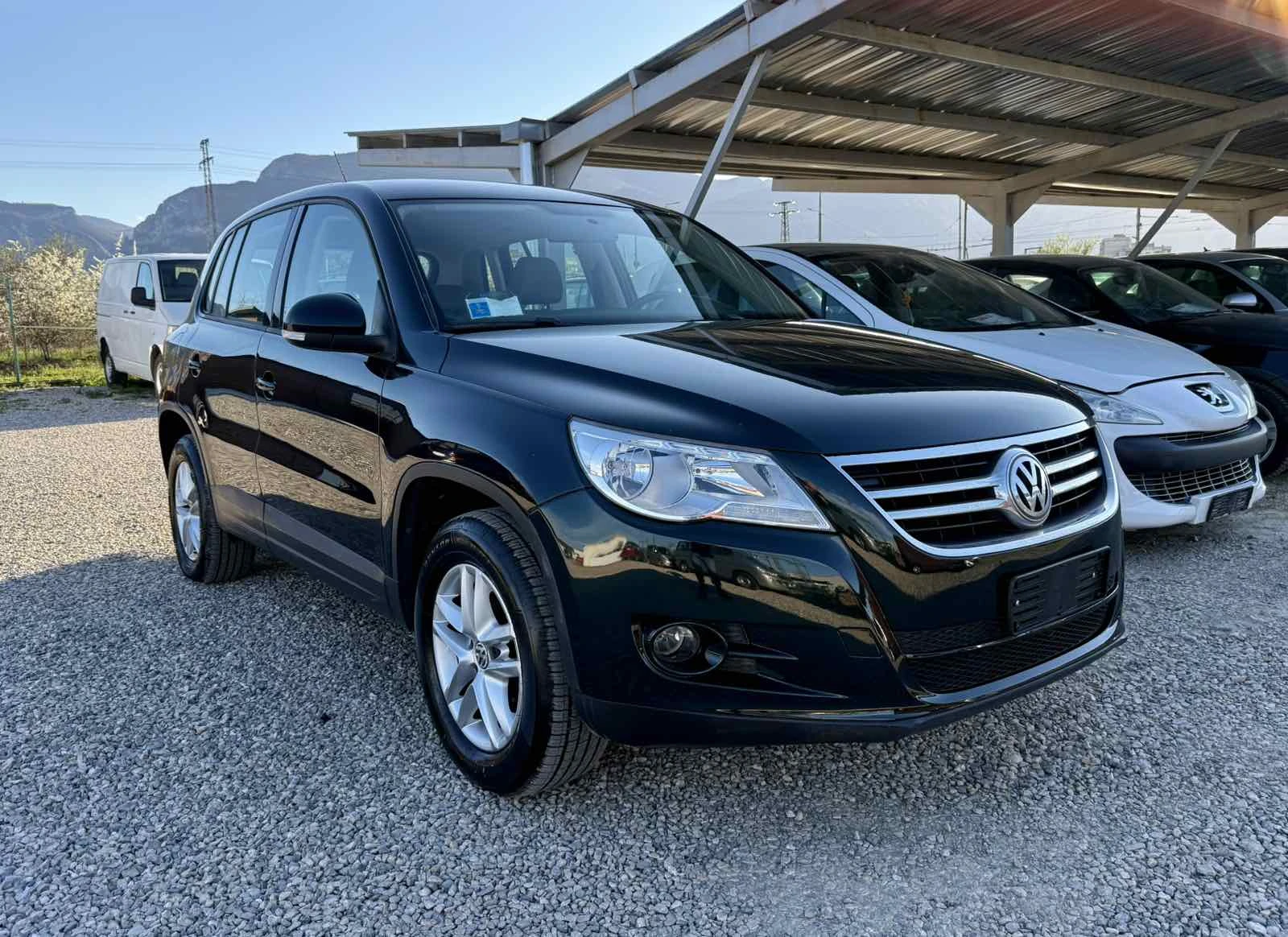 VW Tiguan 2.0TDI Italia, снимка 4 - Автомобили и джипове - 54131988