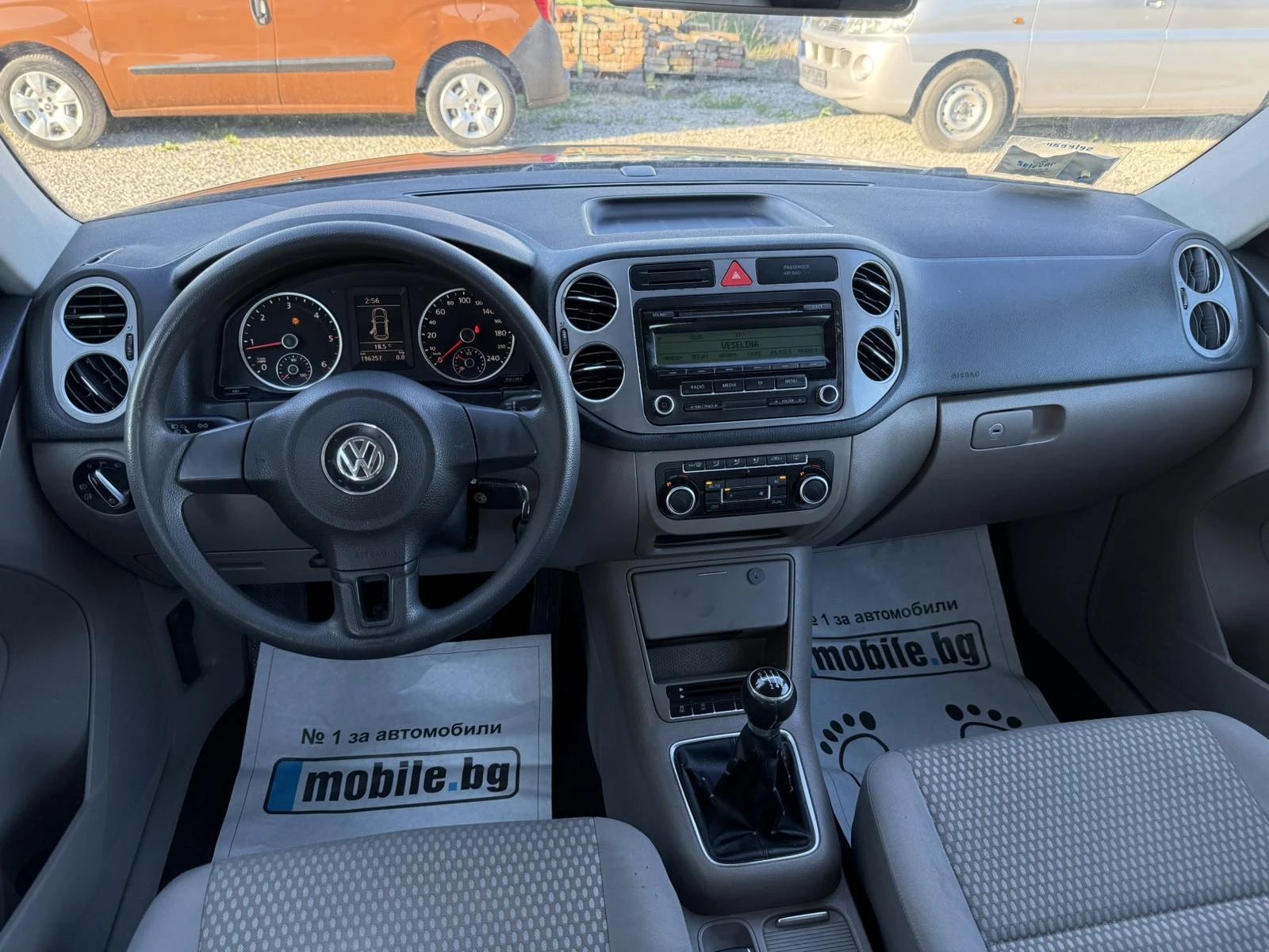 VW Tiguan 2.0TDI Italia, снимка 12 - Автомобили и джипове - 54131988