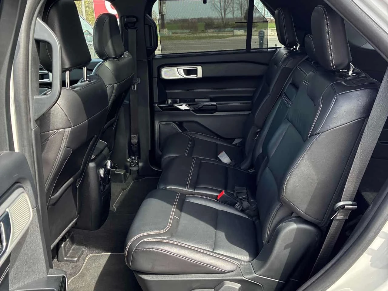 Ford Explorer * ST * CARFAX * ПАНО * KEYLESS * ПОДГРЕВИ, снимка 17 - Автомобили и джипове - 54644313