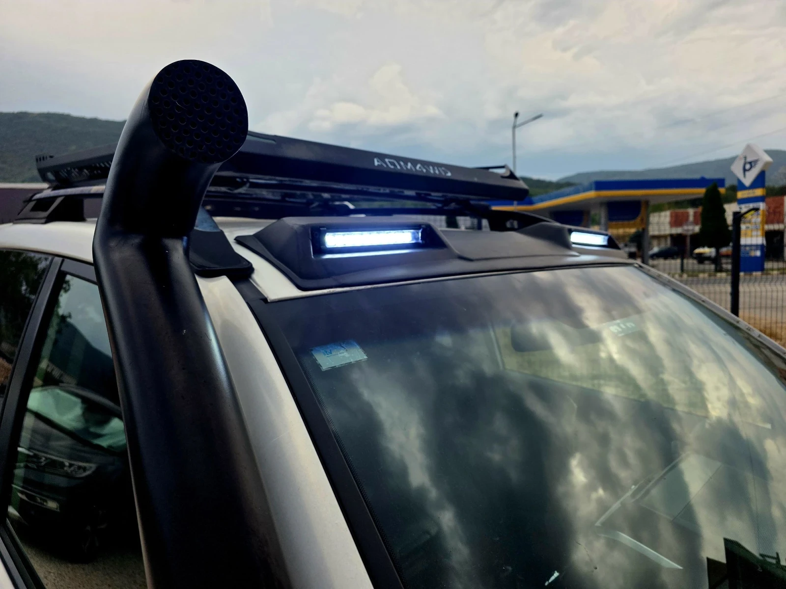 Toyota Land cruiser 190кс   Of Road Dubai White Wrap Keyless Go 4x4 , снимка 17 - Автомобили и джипове - 55124913