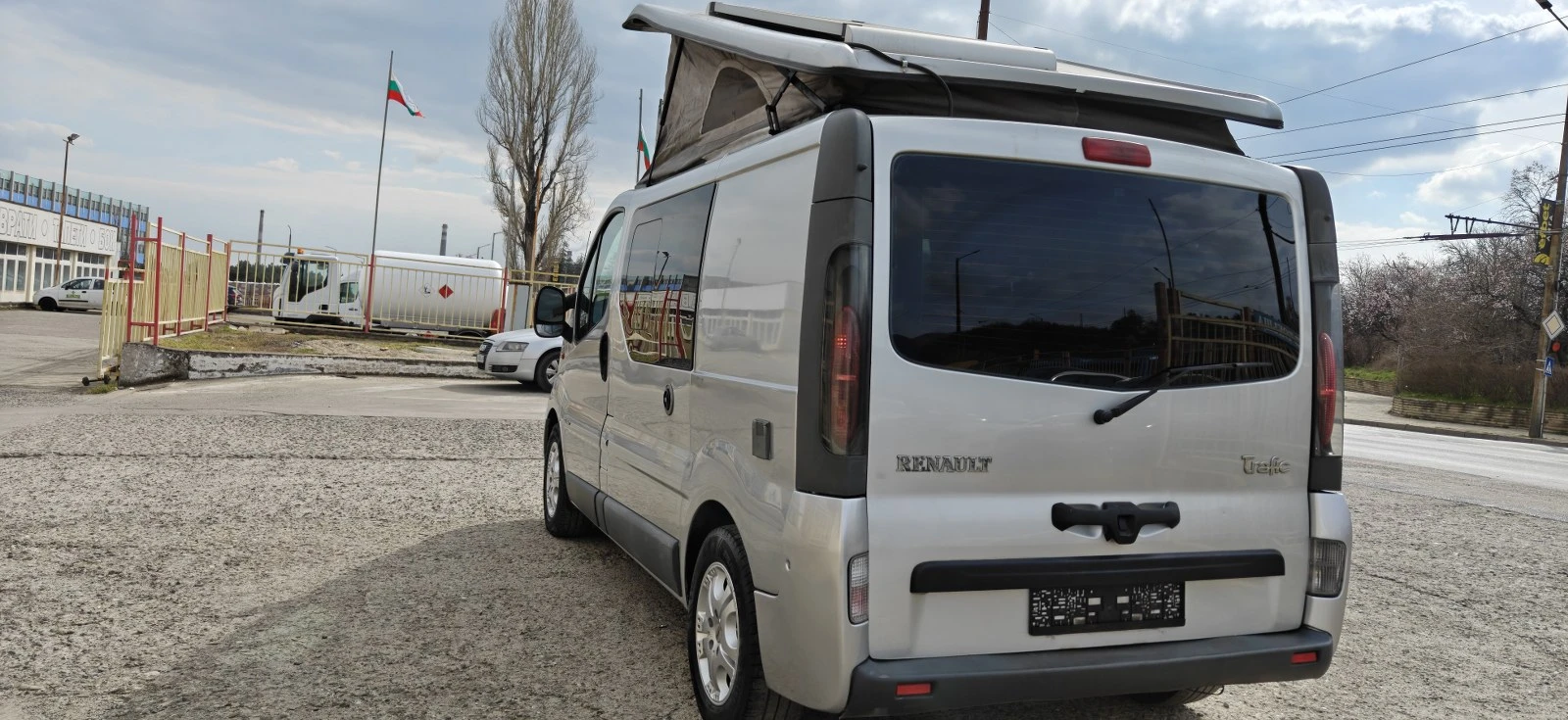 Renault Trafic 2.5dКЕМПЕРклима, снимка 5 - Бусове и автобуси - 53874883