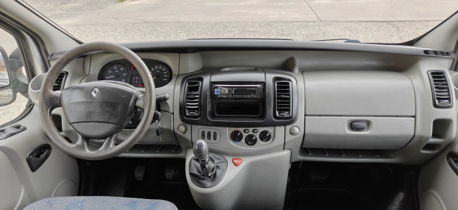 Renault Trafic 2.5dКЕМПЕРклима, снимка 12 - Бусове и автобуси - 53874883