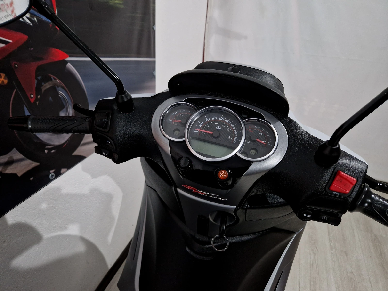 Piaggio Beverly 350i ABS/ASR 2018г., снимка 15 - Мотоциклети и мототехника - 56346463