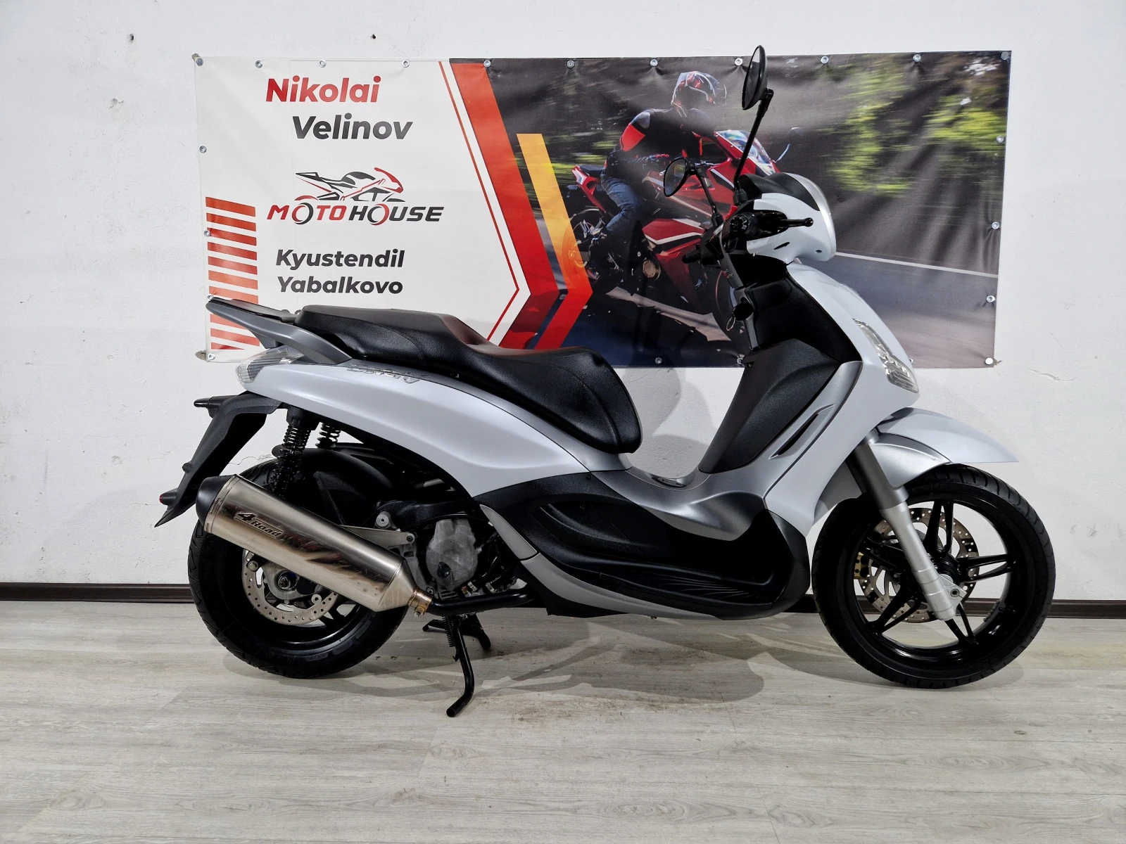 Piaggio Beverly 350i ABS/ASR 2018г., снимка 9 - Мотоциклети и мототехника - 56346463