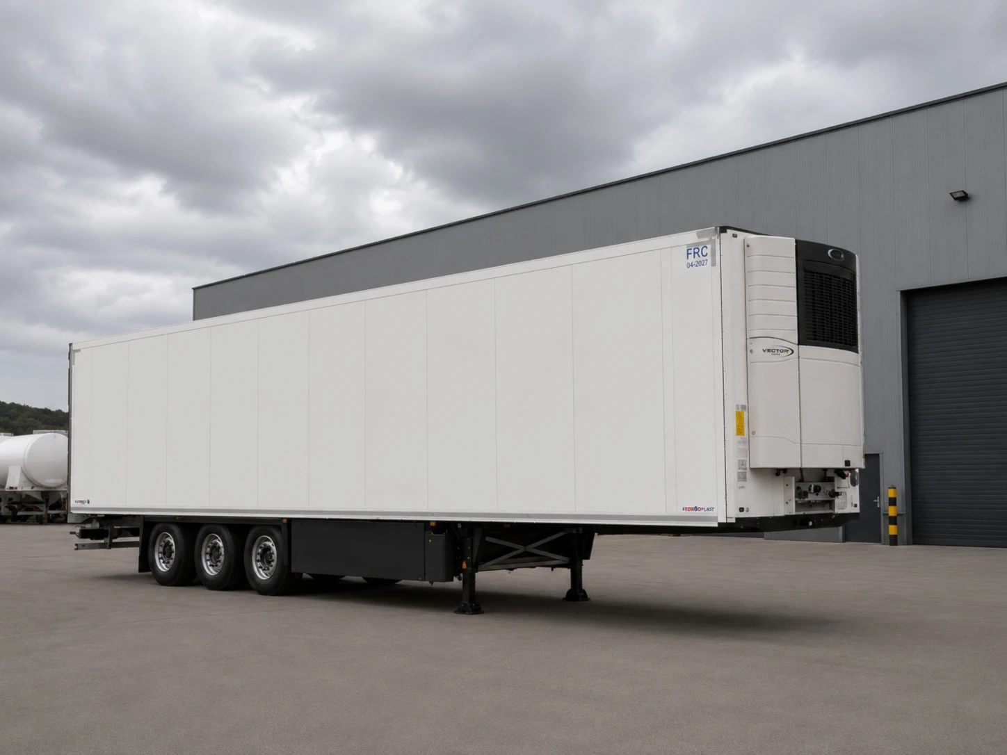 Полуремарке Schmitz Cargobull Kühl SKO24/L Doppelstock Vector 155