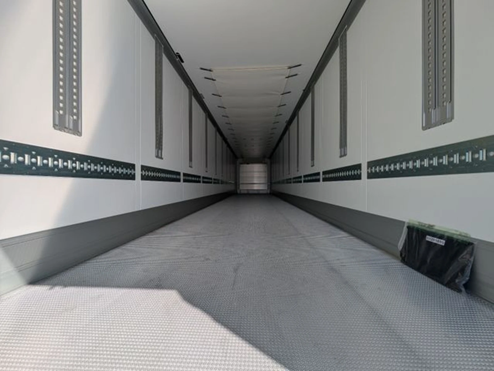 Полуремарке Schmitz Cargobull Kühl SKO24/L Doppelstock Vector 155, снимка 2 - Ремаркета - 55704679