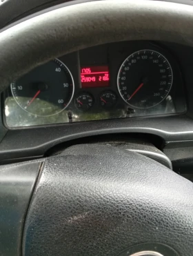 VW Caddy 1.9, снимка 6