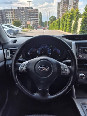 Subaru Forester 2.0 АВТОМАТ* СЕРВИЗНА ИСТОРИЯ , снимка 12