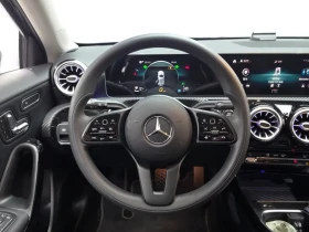 Mercedes-Benz A 220, снимка 13
