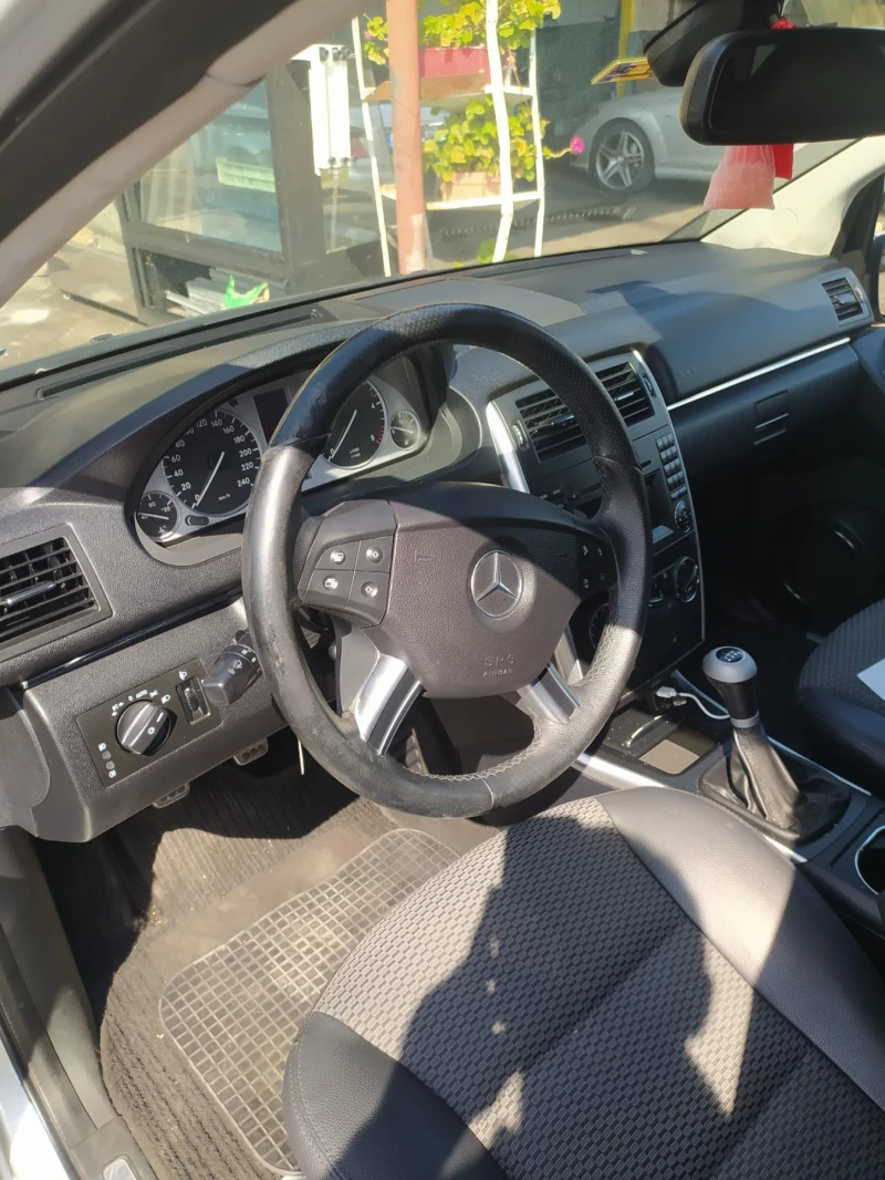 Mercedes-Benz B 180 CDI, снимка 4 - Автомобили и джипове - 47460561