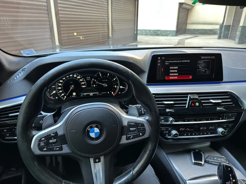 BMW 530 * G31* HUD* DISTRONIC* KEYLESS* MPERFORMANCE* TOP, снимка 10 - Автомобили и джипове - 48807538