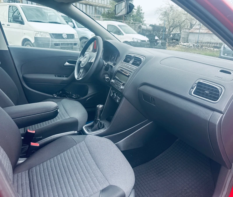 VW Polo 1.2I-70кс, снимка 10 - Автомобили и джипове - 50095107