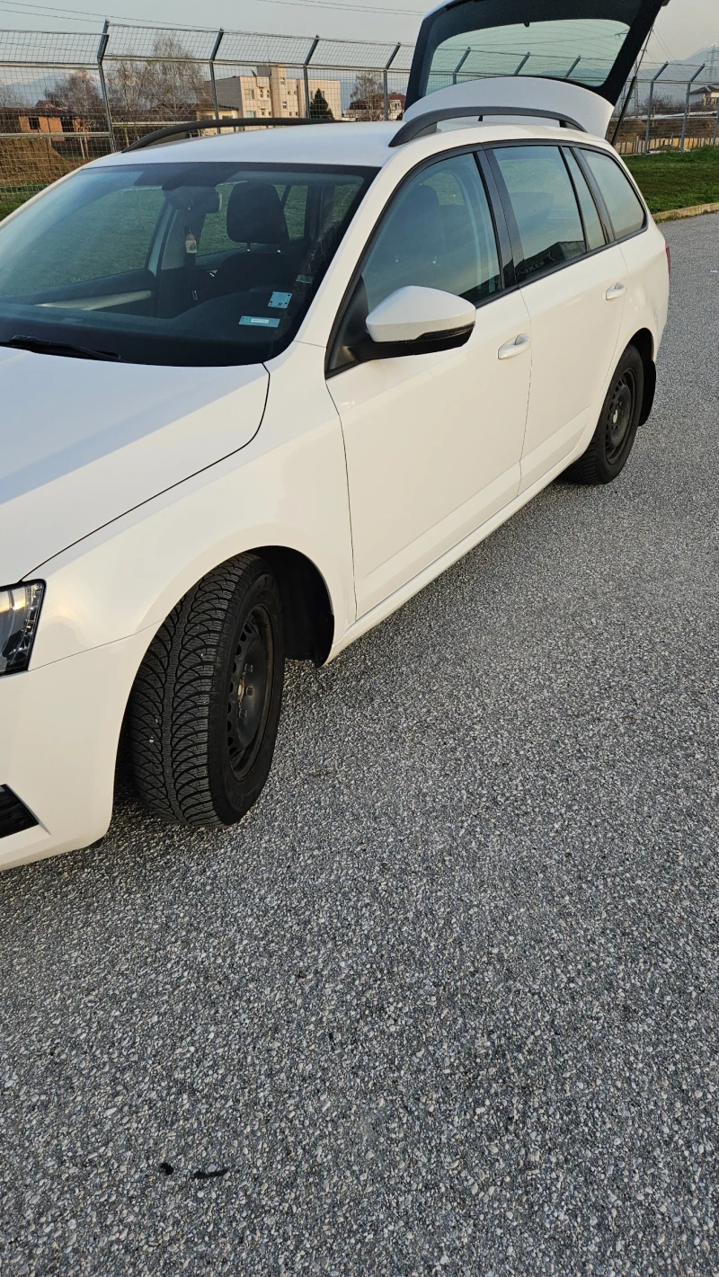 Skoda Octavia, снимка 2 - Автомобили и джипове - 52726277