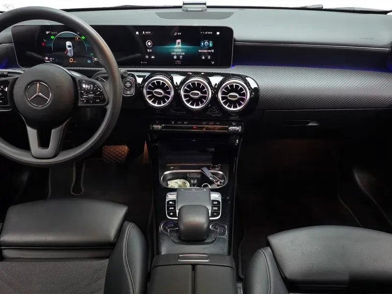 Mercedes-Benz A 220, снимка 7 - Автомобили и джипове - 56016654