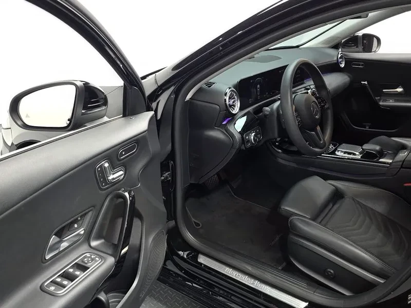Mercedes-Benz A 220, снимка 10 - Автомобили и джипове - 56016654