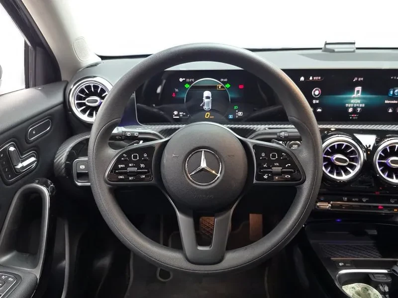 Mercedes-Benz A 220, снимка 13 - Автомобили и джипове - 56016654