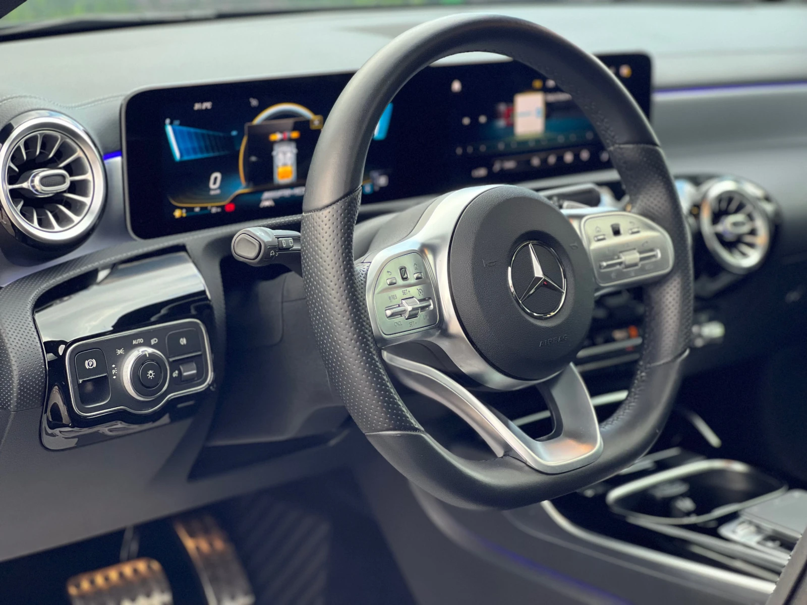 Mercedes-Benz A 35 AMG/LED/PANO/KAM/  | Mobile.bg   13