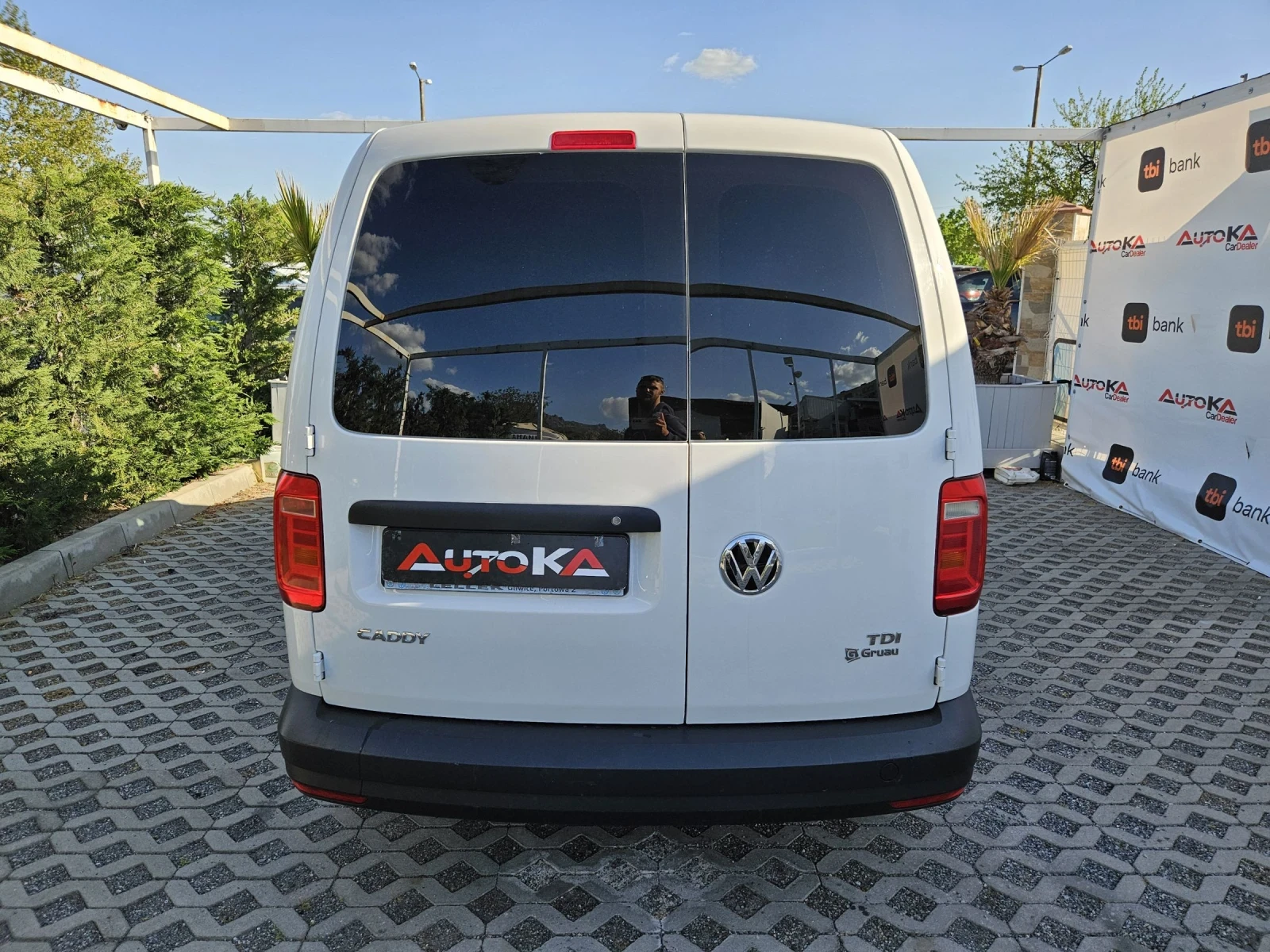 VW Caddy 2.0TDI-102кс= КЛИМАТИК= NAVI - изображение 4