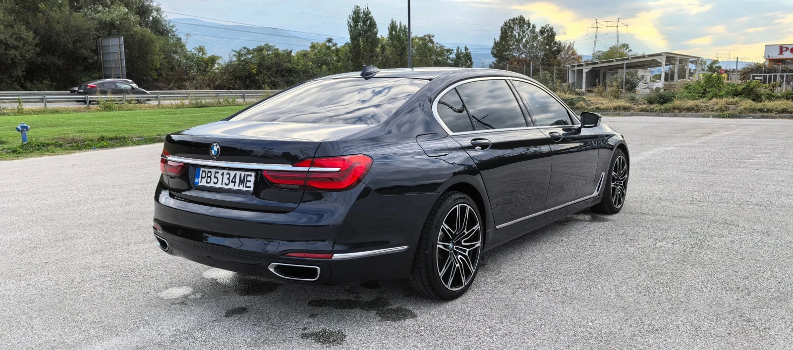 BMW 750  - изображение 9