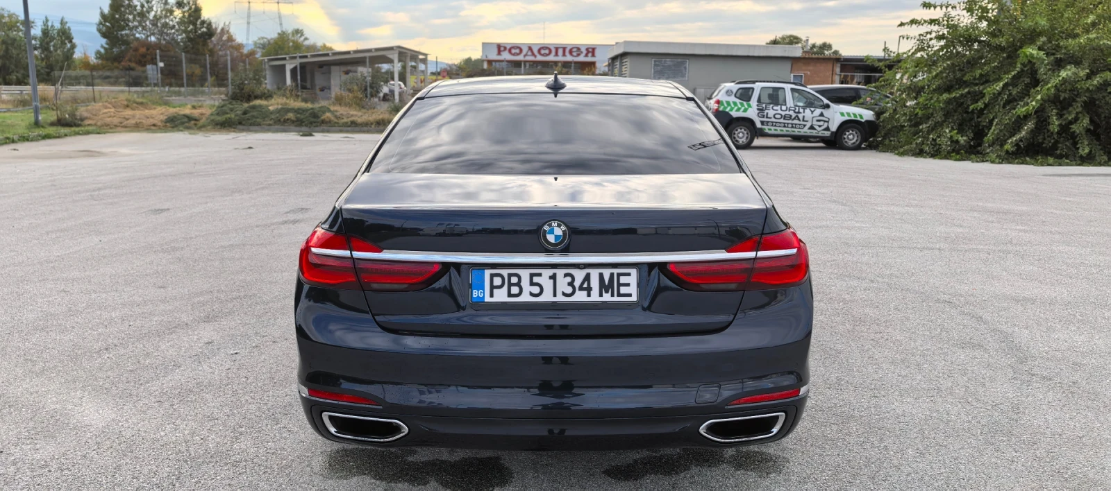 BMW 750  - изображение 7