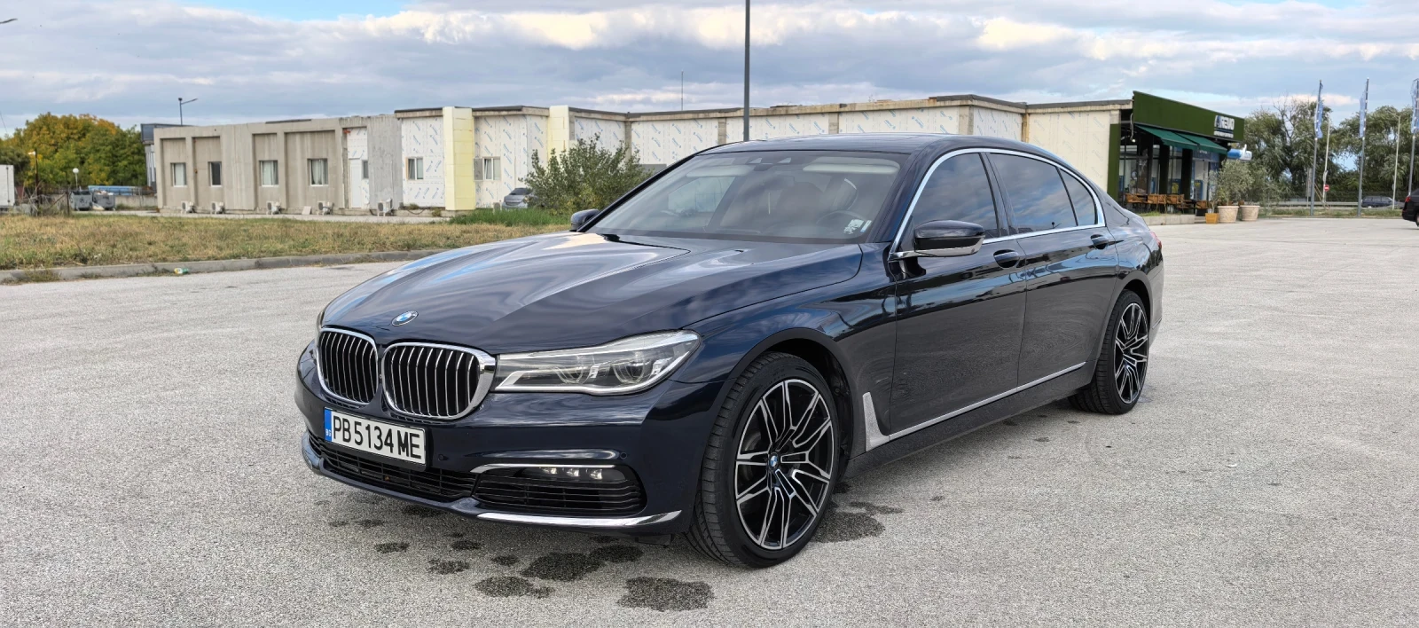 BMW 750  - изображение 5