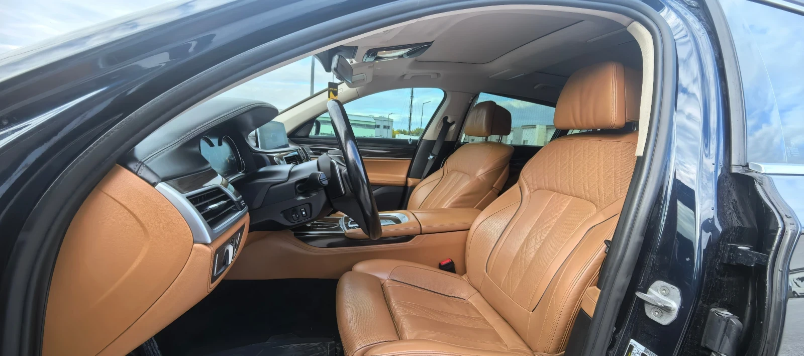 BMW 750  - изображение 10