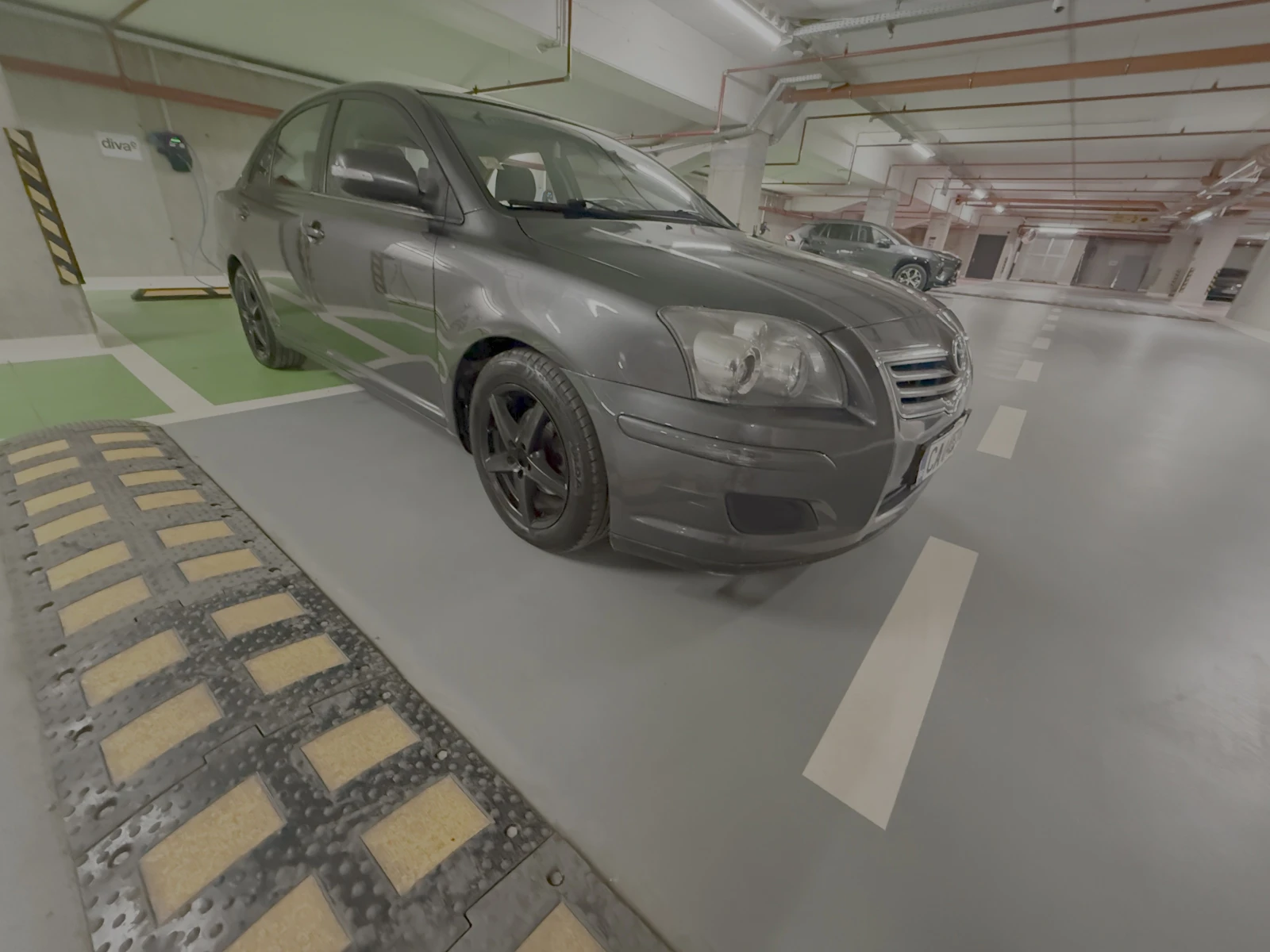 Toyota Avensis 1, 6 VVT-i, снимка 8 - Автомобили и джипове - 53724226