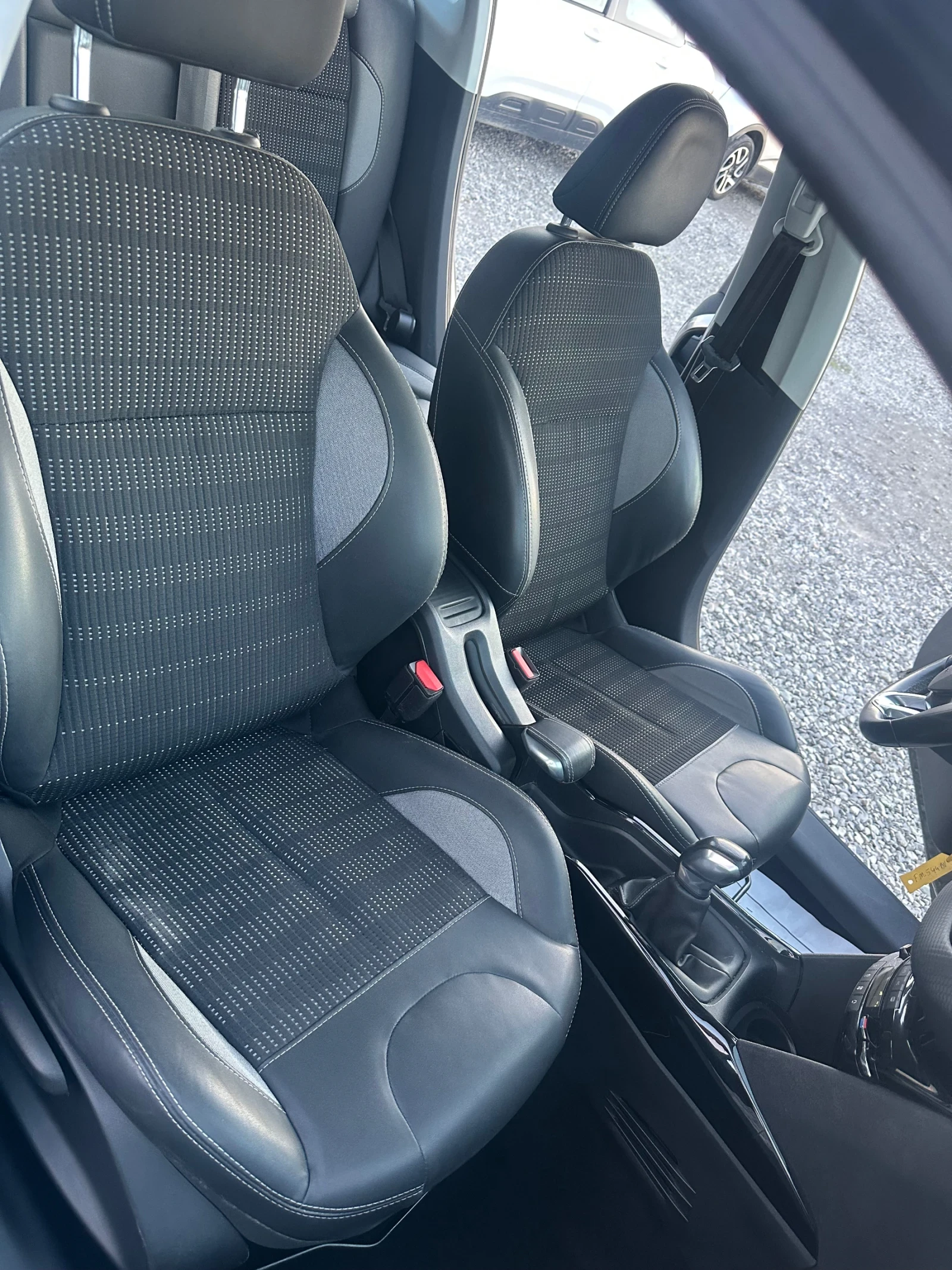 Peugeot 2008 2017 1.6HDI Allure edition 138988km KTEO OK , снимка 17 - Автомобили и джипове - 53749281