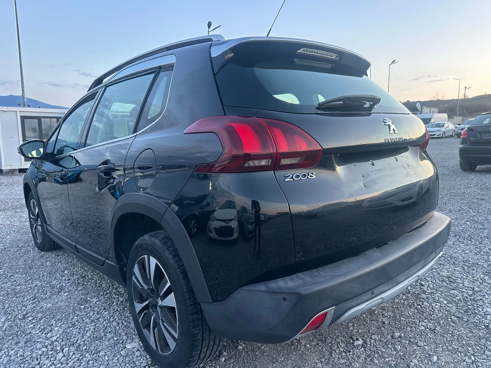 Peugeot 2008 2017 1.6HDI Allure edition 138988km KTEO OK , снимка 2 - Автомобили и джипове - 53749281