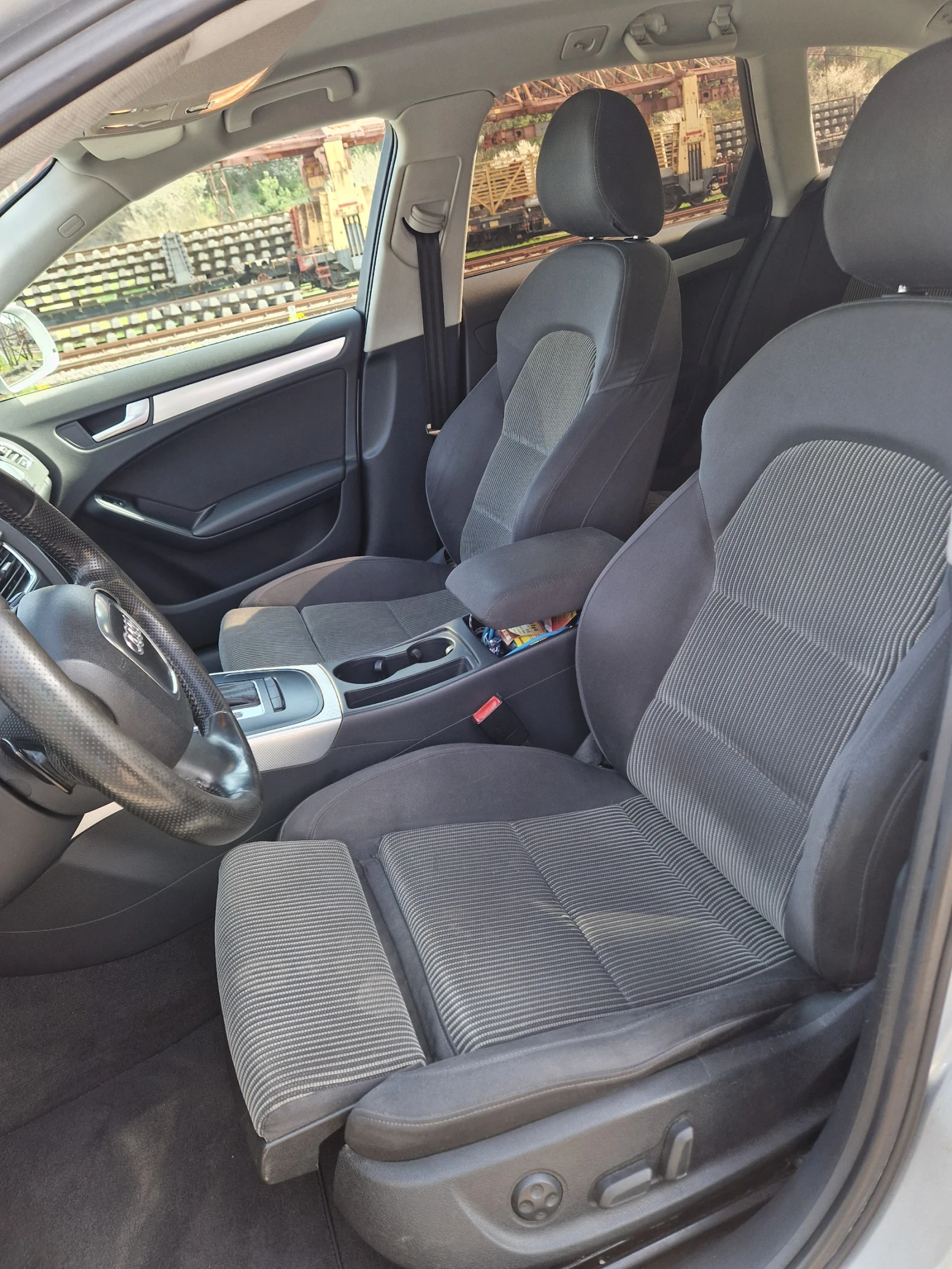 Audi A4 2.0 TDI Automatic , снимка 9 - Автомобили и джипове - 54193762