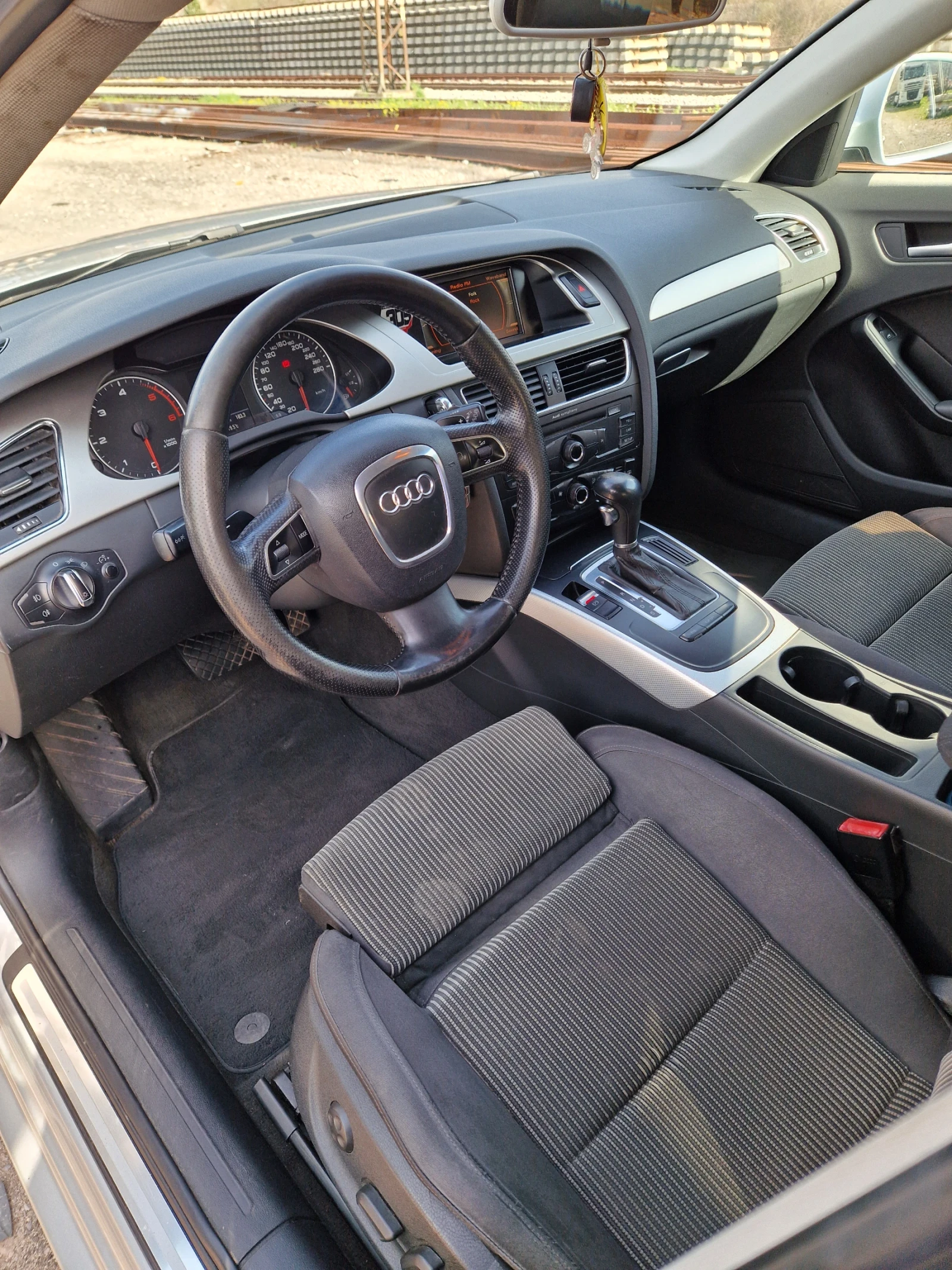 Audi A4 2.0 TDI Automatic , снимка 10 - Автомобили и джипове - 54193762