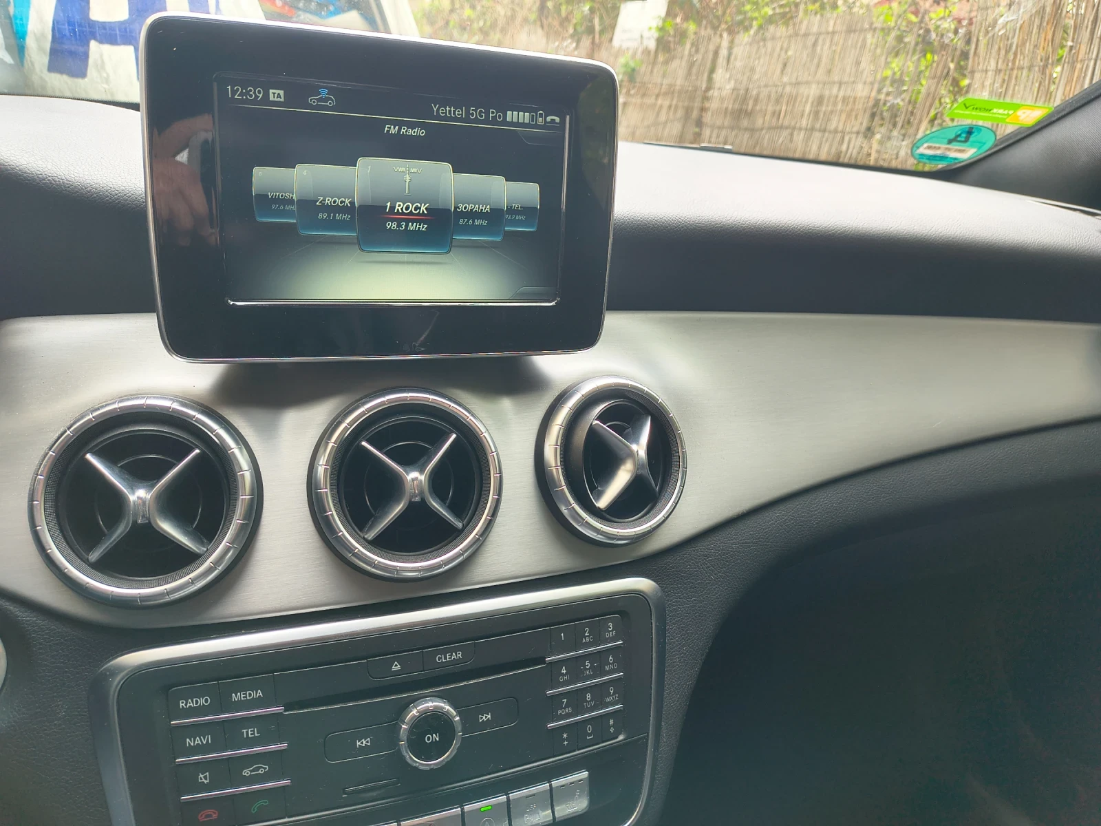 Mercedes-Benz CLA 200, снимка 16 - Автомобили и джипове - 54371335