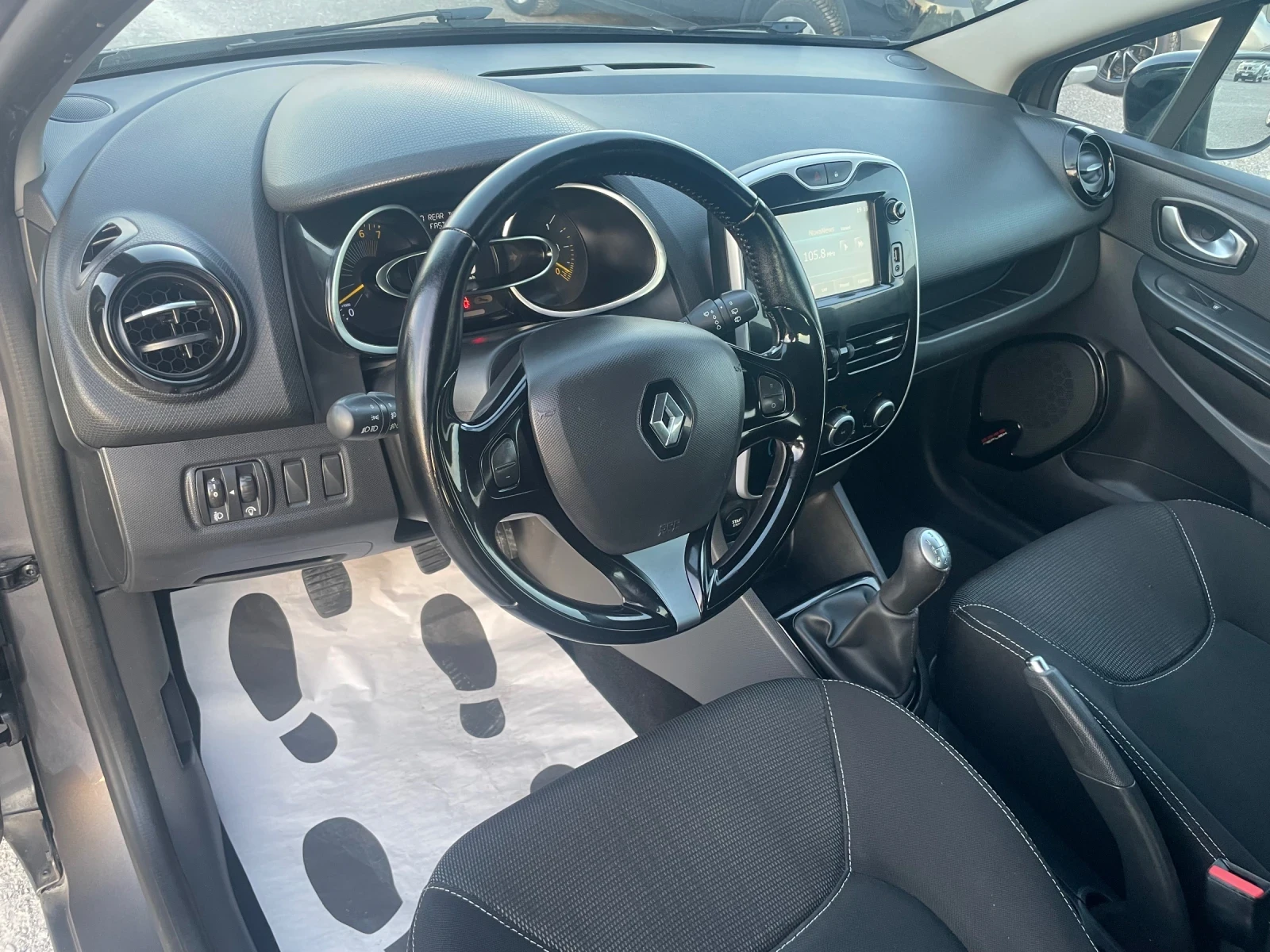 Renault Clio 1.2i NAVI EURO5B, снимка 10 - Автомобили и джипове - 54462765