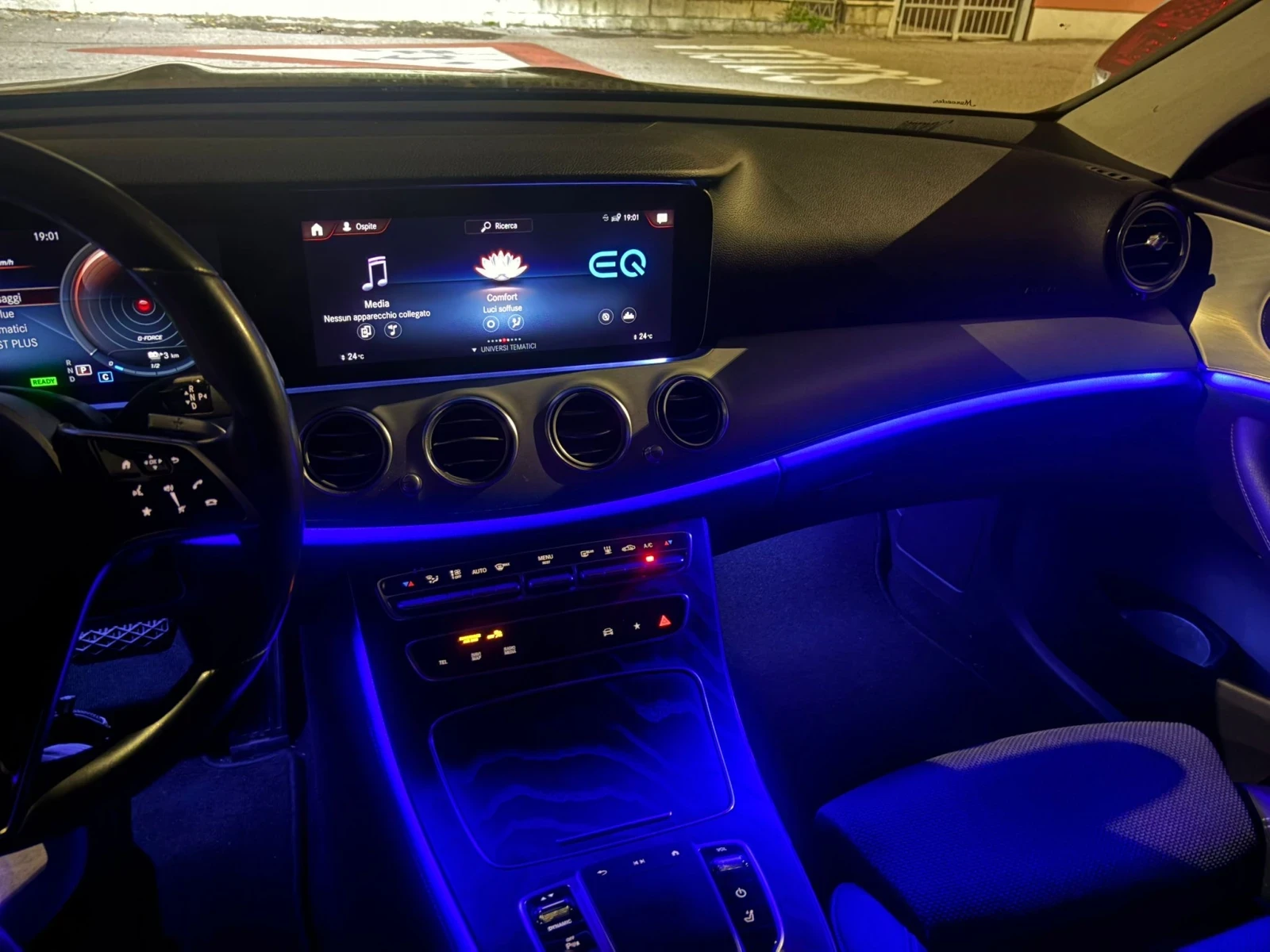 Mercedes-Benz E 300, снимка 5 - Автомобили и джипове - 54637946