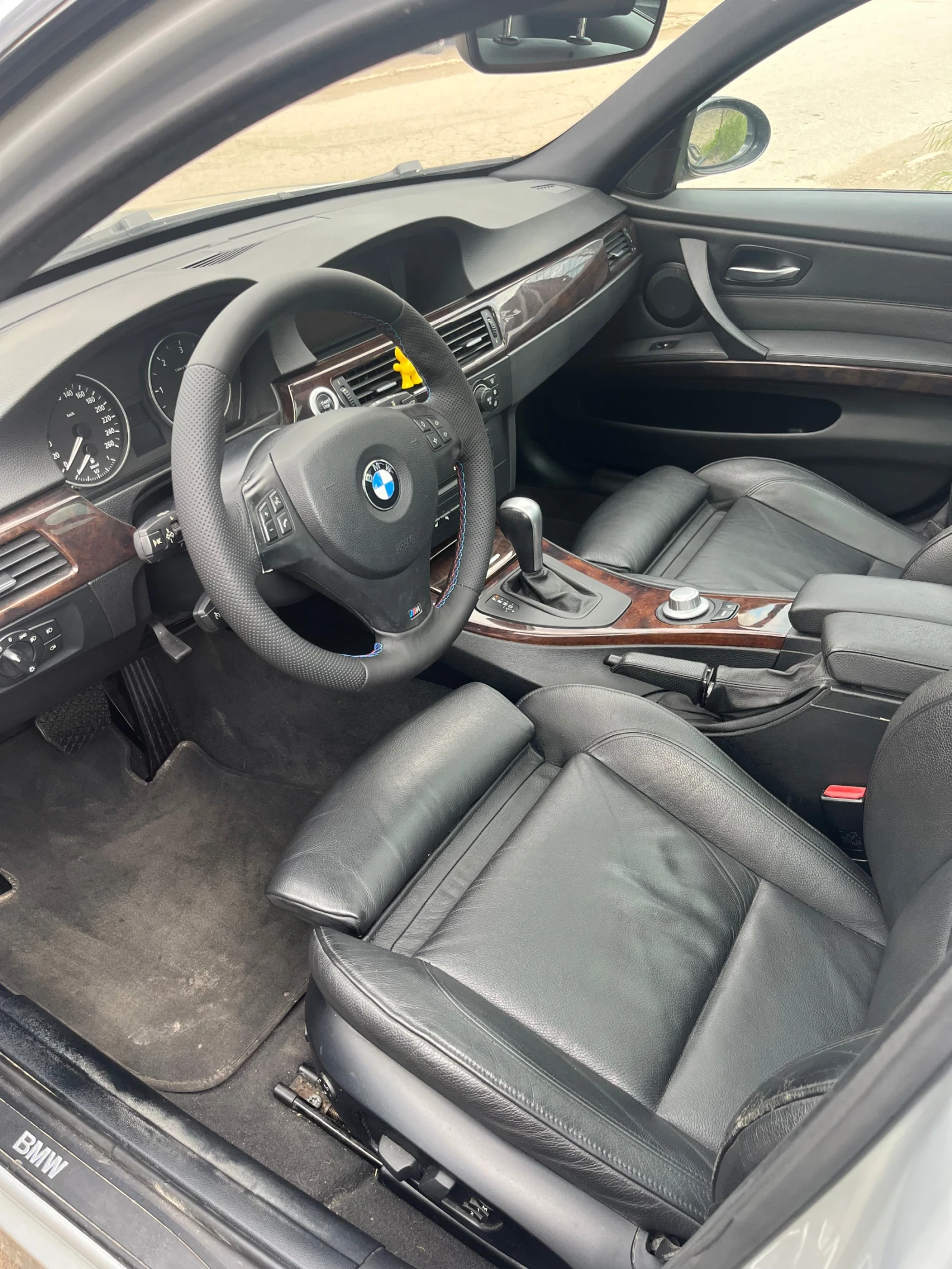 BMW 330 Panorama - Xenon - Navi - SWISS, снимка 8 - Автомобили и джипове - 54662945