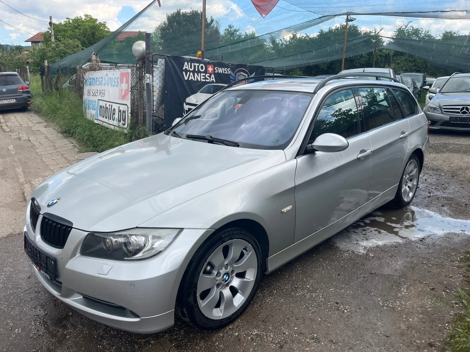 BMW 330 Panorama - Xenon - Navi - SWISS, снимка 2 - Автомобили и джипове - 54662945